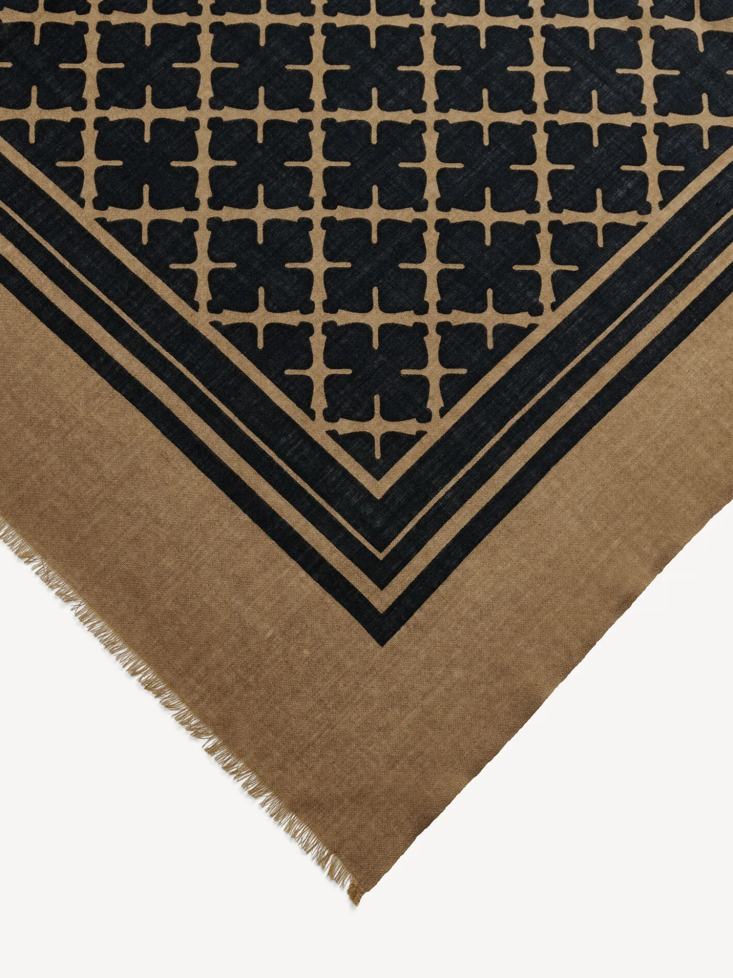 By Malene Birger Cornelis Wollschal^ Schals