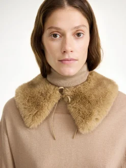 By Malene Birger Cowie Kunstpelzkrage^ Schals